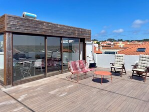 Outdoor dining - Vrbo Property (Ferrel)