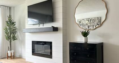 6 minutes to STAMPEDE/ BMO - sleeps 12
