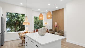 Studio (3 Bedrooms) | Property amenity