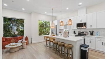 Studio (3 Bedrooms) | Property amenity