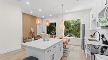Studio (3 Bedrooms) | Property amenity