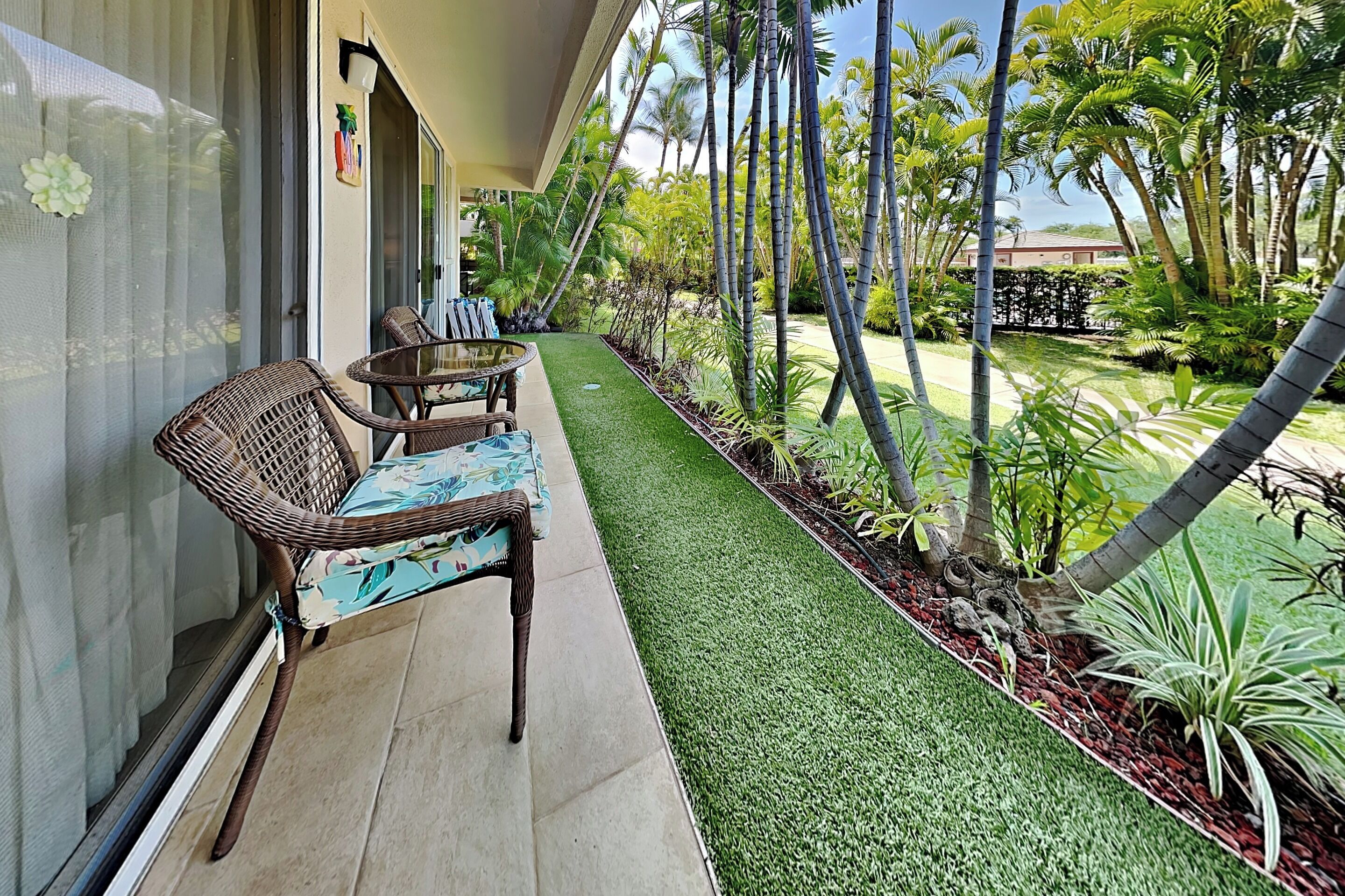 Condo (1 Bedroom) | Front of property