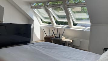 3 bedrooms, WiFi, bed sheets