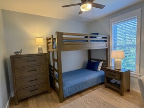 4 bedrooms, Internet, bed sheets