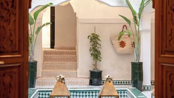 2 piscines couvertes
