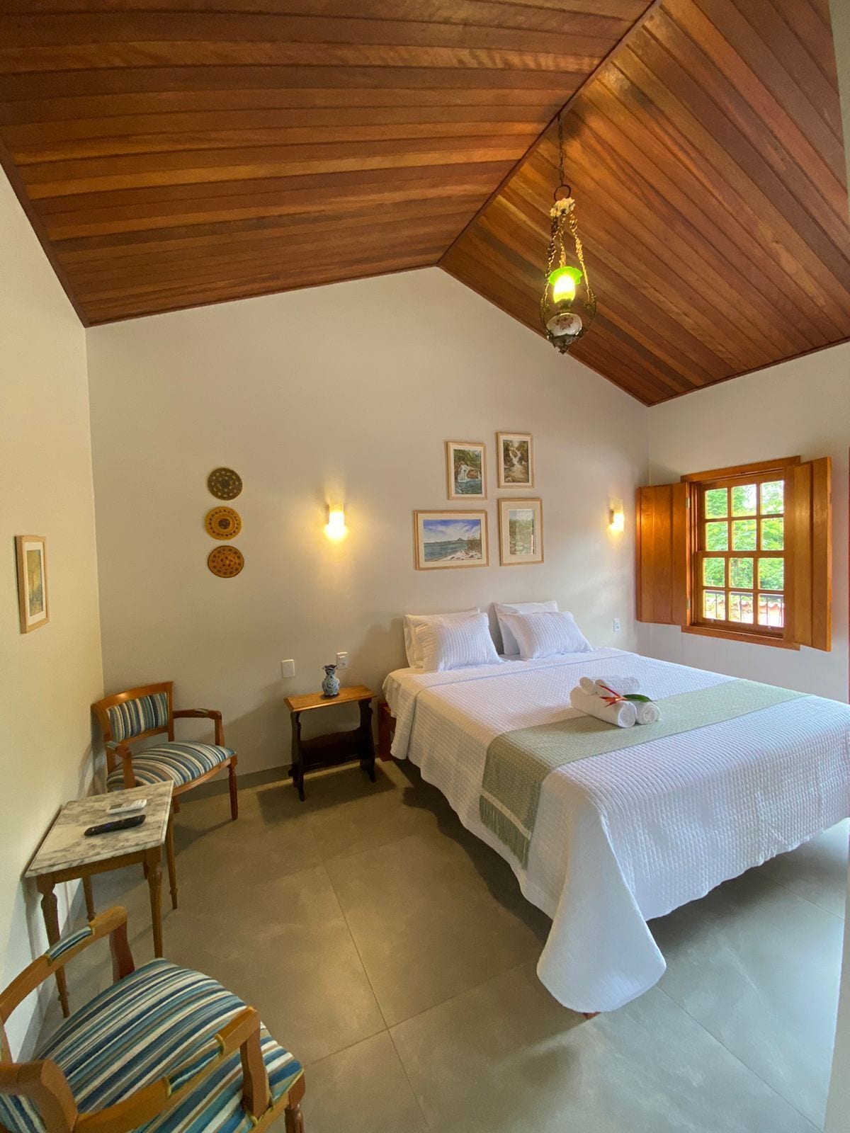 Quarto casal luxo, vista para o jardim | Wi-Fi de cortesia