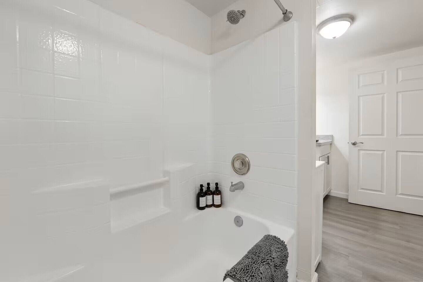Dusche, Handtücher, Seife, Toilettenpapier