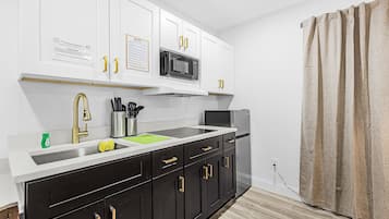 Comfort Studio Suite | Private kitchen