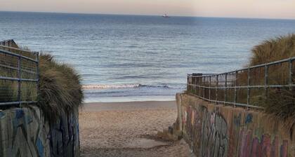 Sea Palling 2 bed /2 Bath Beach Apartment Sleeps 4