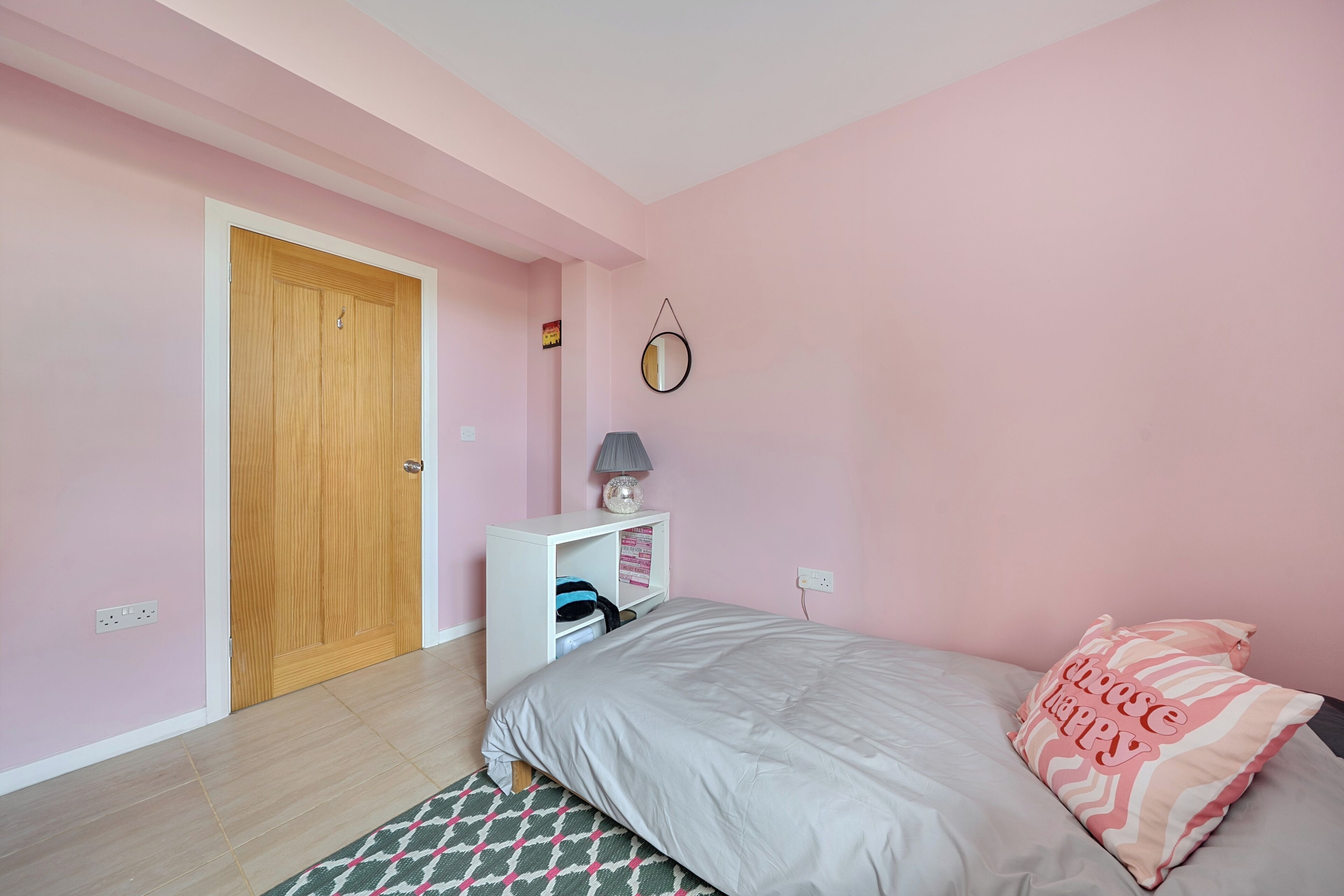 2 bedrooms, WiFi (free), bed sheets