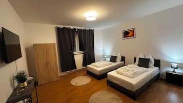 Iron/ironing board, WiFi, bed sheets