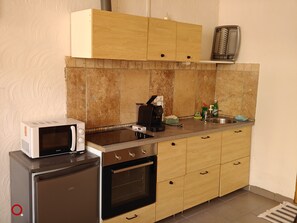 Private kitchen - Vrbo Property (Orange)