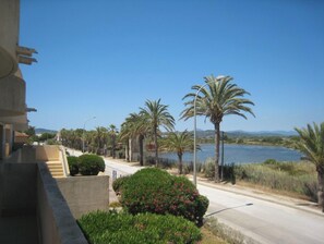 Property grounds - Duplex 40m2 T3 large south-facing terrace 2bed, (Hyères)