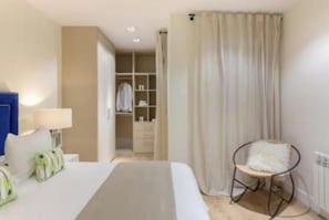 4 Schlafzimmer, Schreibtisch, Bügeleisen/Bügelbrett, kostenloses WLAN