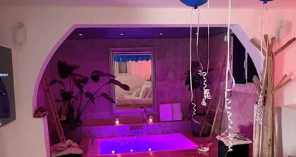 Prestige Suite, love room, Jacuzzi