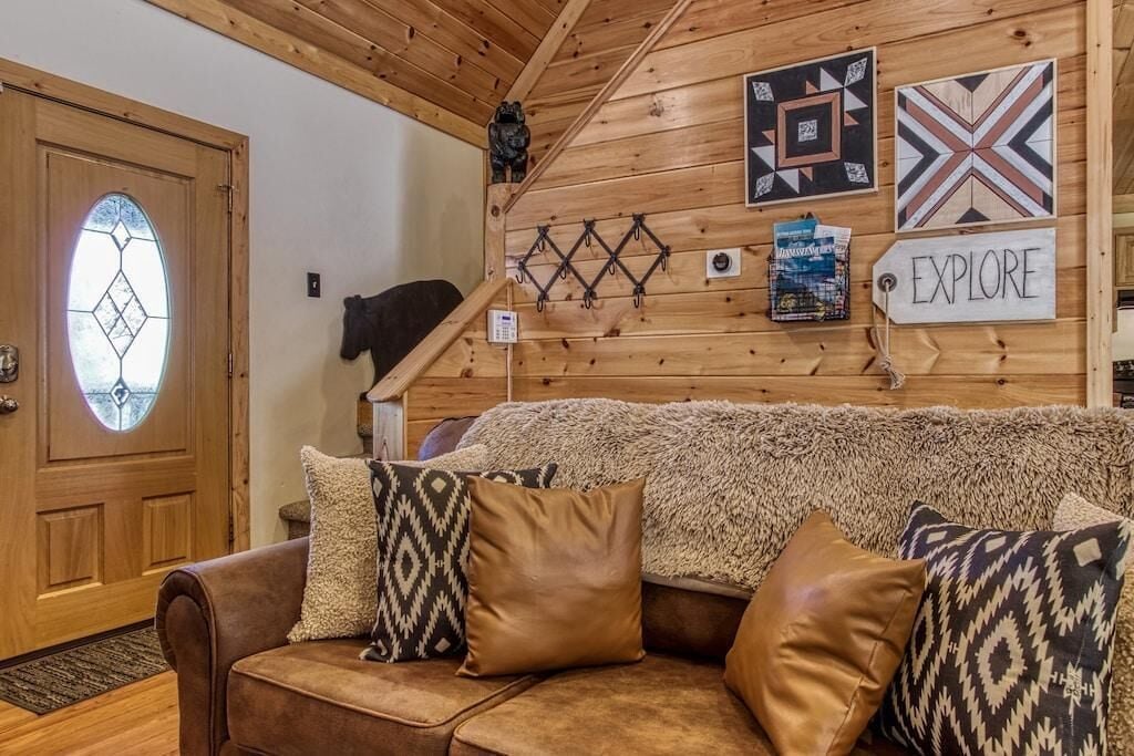 House, Multiple Beds (A Sweet Retreat) | Living area