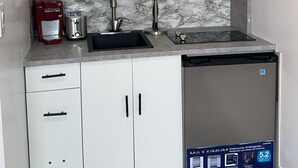 Private kitchen - Private Cozy Studio (Sunrise)