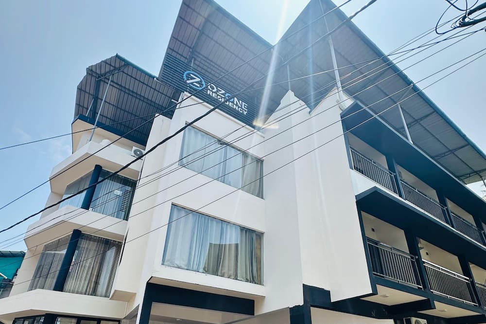 Hotel Ozone Residency