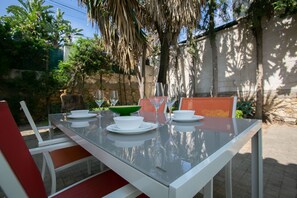 Outdoor dining - Málaga Villa (Malaga)
