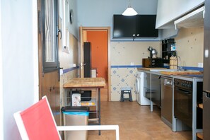 Fridge, microwave, dishwasher, toaster