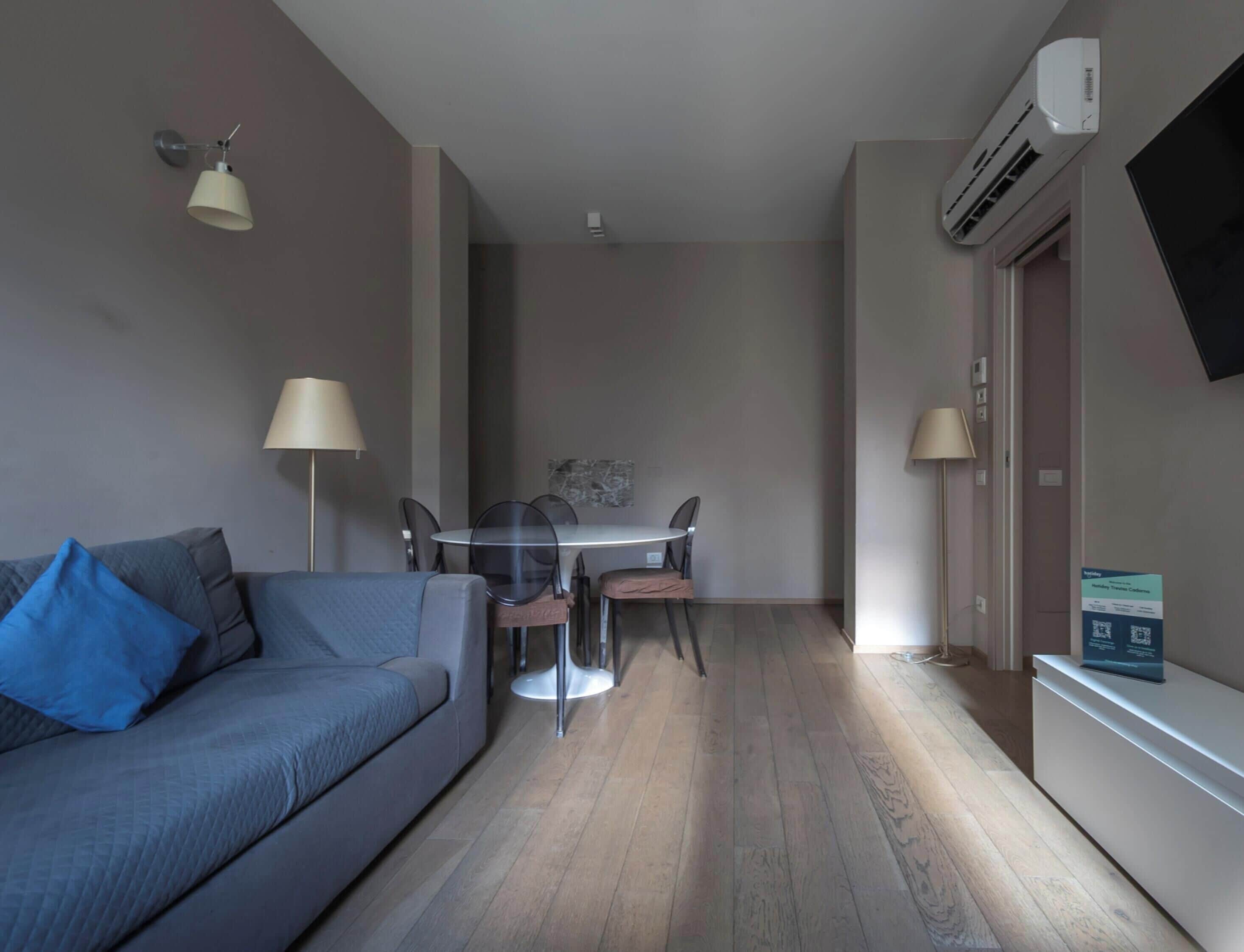 Apartment | Wohnbereich | Fernseher