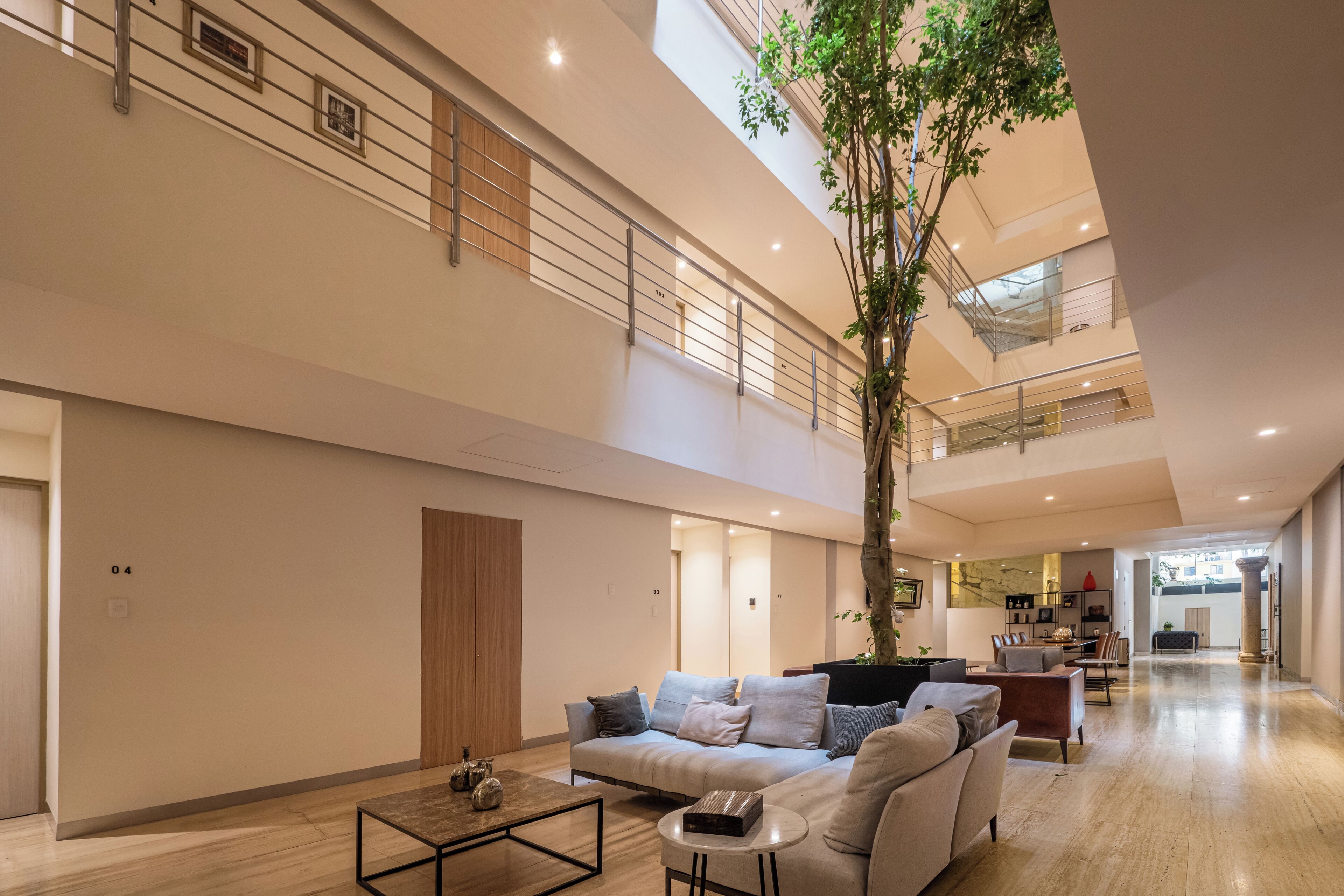 Departamento clásico, balcón, vista a la ciudad | Lobby