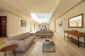 Classic Apartment, Balcony, City View | Living area - Zielo Studio Apt AC Near Reforma (Ciudad de México)