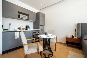 Classic Apartment, Balcony, City View | Private kitchen - Zielo Studio Apt AC Near Reforma (Ciudad de México)