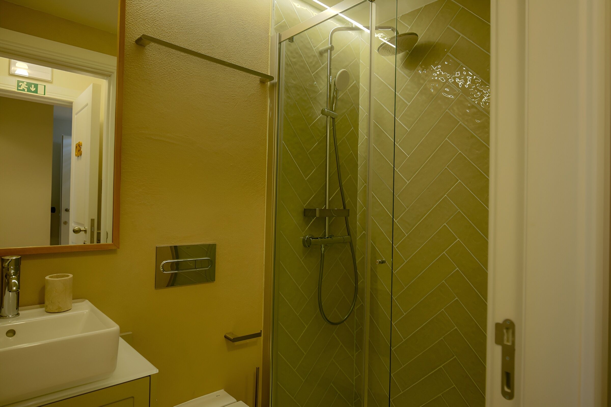 Comfort Apartment, Non Smoking, City View | Bathroom