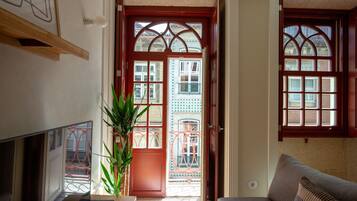Apartemen Comfort, balkon, pemandangan kota | Area keluarga