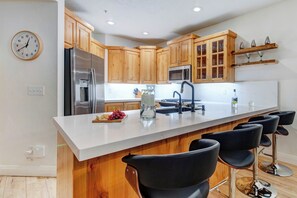 Coffee/tea maker, fridge, microwave, oven - Managed by Park City Lodging-Prime Location Steps from Skiing, Dining/Shopping (Park City)