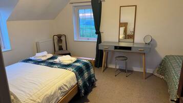 3 bedrooms, WiFi (free), individually decorated, individually furnished
