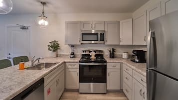 Apartamento, 2 camas de matrimonio (The Ruby 100) | Cocina privada