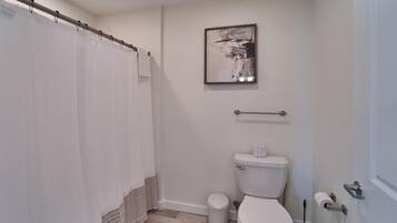 Condo, 2 Queen Beds (The Ruby 100) | Bathroom