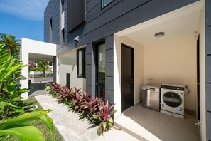 Property grounds - Laguna Park Townhouse (Tambon Choeng Thale)