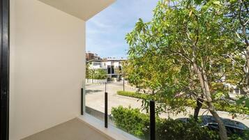 Villa, balcon, vue sur le jardin | Intérieur