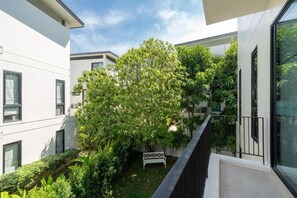 Villa, Balcony, Garden View | Property grounds - Laguna Park Townhouse (Tambon Choeng Thale)