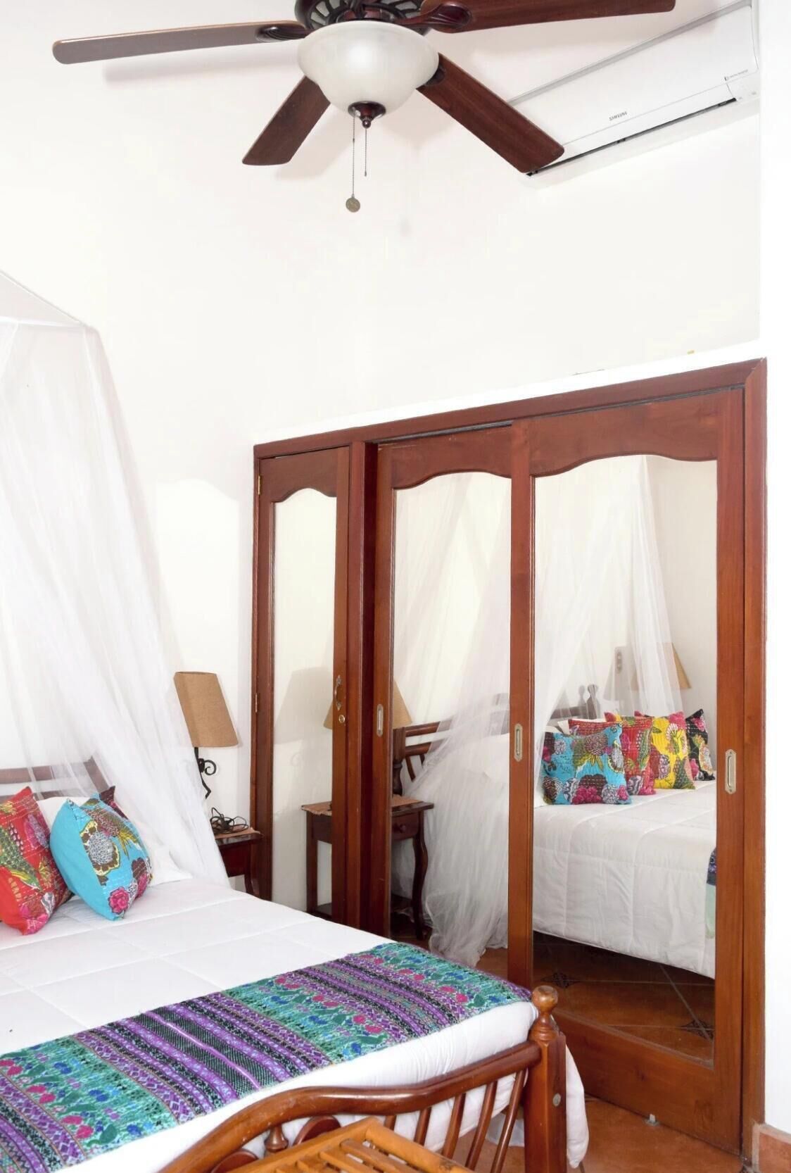 2 bedrooms, internet, bed sheets