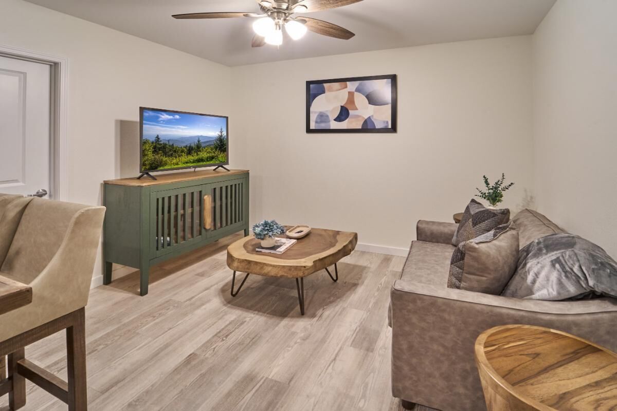 Condo, 1 Queen Bed with Sofa bed (The Ruby 109) | Living area