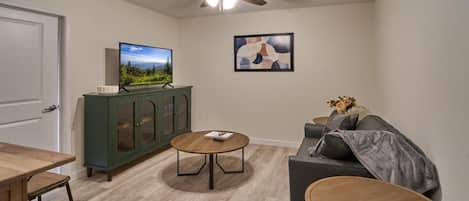 Condo, 1 Queen Bed with Sofa bed (The Ruby 110) | Living area