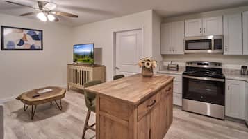 Condo, 1 grand lit et 1 canapé-lit (The Ruby 111) | Cuisine privée