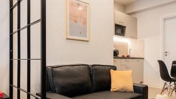 Studio, Balcony, City View | Ruang tamu