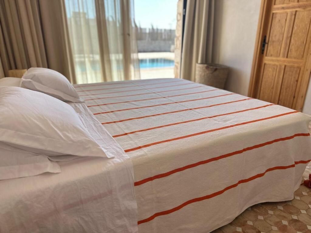 Chambre Confort, patio, vue piscine | Chambres insonorisées, fer et planche à repasser, Wi-Fi gratuit
