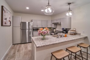 Condo, Berbilang Katil (The Ruby 114) | Dapur peribadi