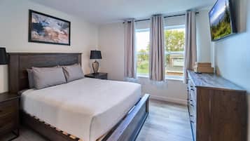 Condo, 1 Queen Bed with Sofa bed (The Ruby 201) | 2 bedrooms