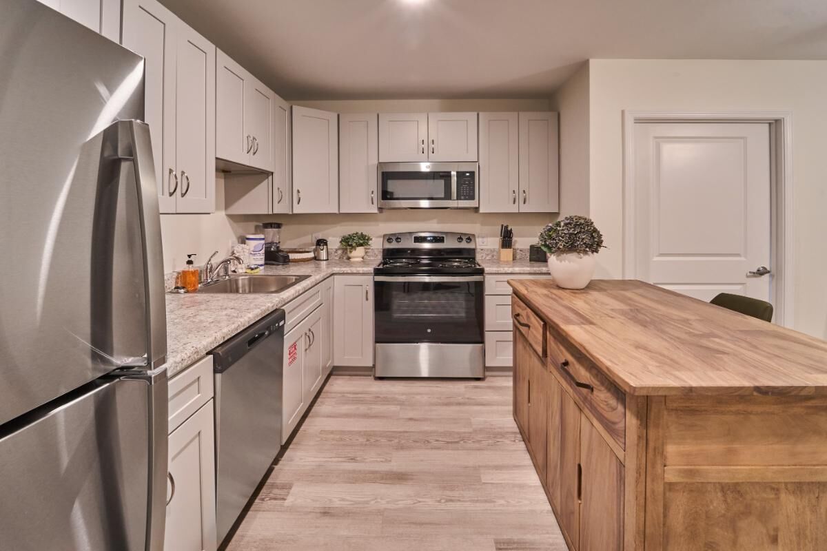 Condo, 1 Queen Bed with Sofa bed (The Ruby 202) | Private kitchen
