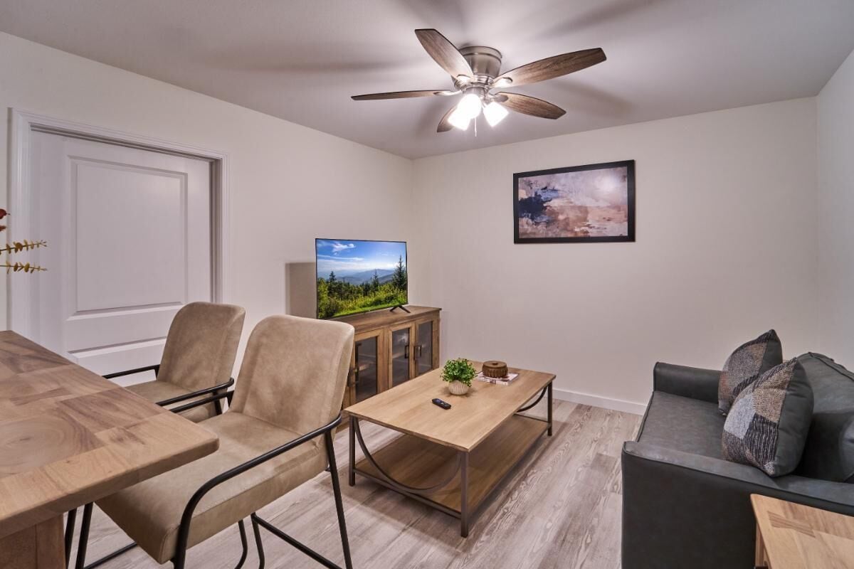 Condo, 1 Queen Bed with Sofa bed (The Ruby 209) | Living area