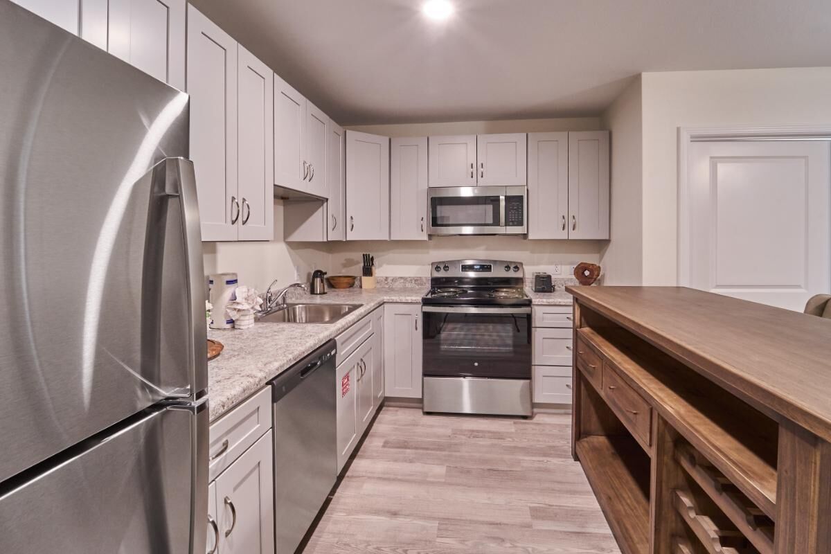 Condo, 1 Queen Bed with Sofa bed (The Ruby 210) | Private kitchen