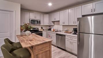 Condo, 1 cama Queen e sofá-cama (The Ruby 211) | Cozinha privada