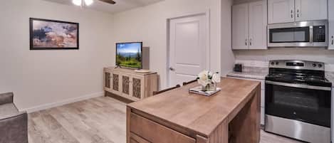Appart'hôtel, 1 grand lit et 1 canapé-lit (The Ruby 212) | Cuisine privée